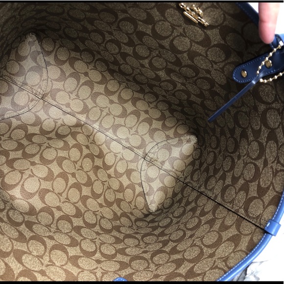 Coach Floral Signature Reversible Tote +Wristlet - Picture 5 of 8